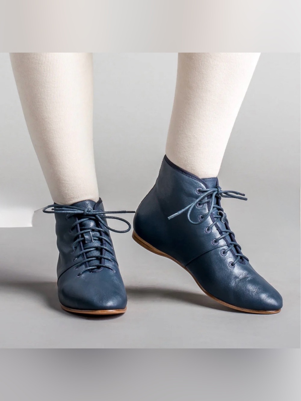 American Duchess Emma Regency Leather Boots Navy Women’s Size 8 Lace up Excellen